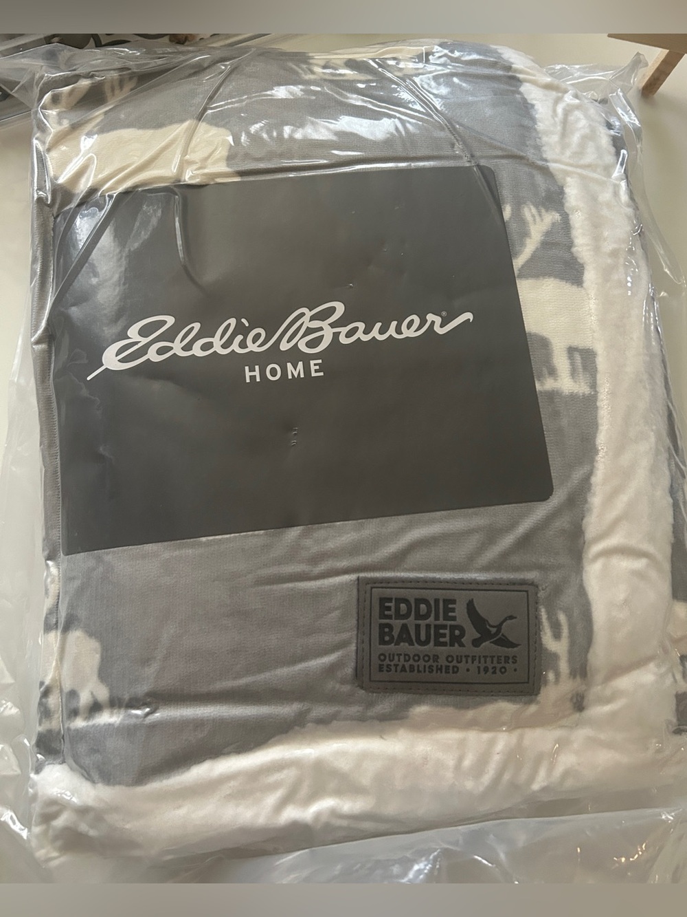 New - Eddie Bauer Home Gray & Ivory Plush Throw Blanket